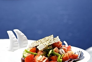 298_398_how-to-make-an-authentic-greek-salad