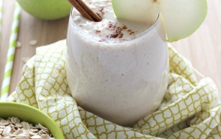 Cinnamon-Pear-Smoothie-from-www.thecasualcraftlete.com_